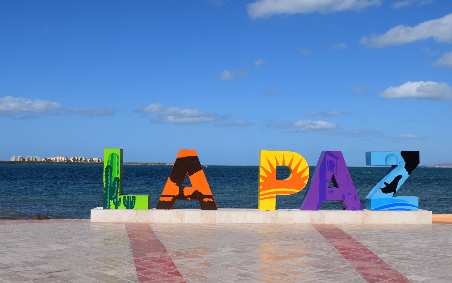 Falta de conectividad aérea frena llegada de turistas a La Paz